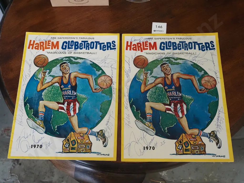 2x signed 1970 Harlem Globetrotter programmes Image 1++
