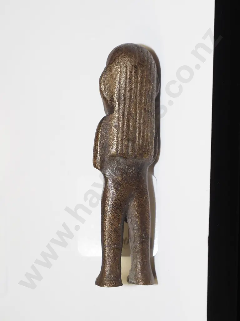 small cast metal figurine Image 1++