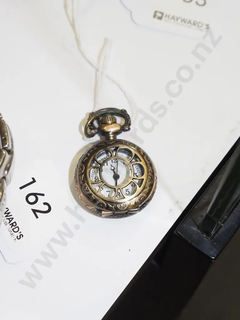 small pocket watch - condition unknown Image 1++