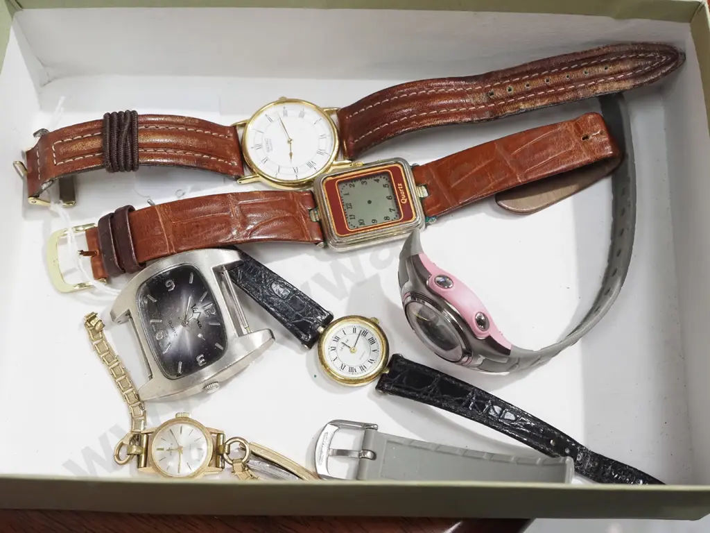 box; wristwatches - some damaged not working Image 1++