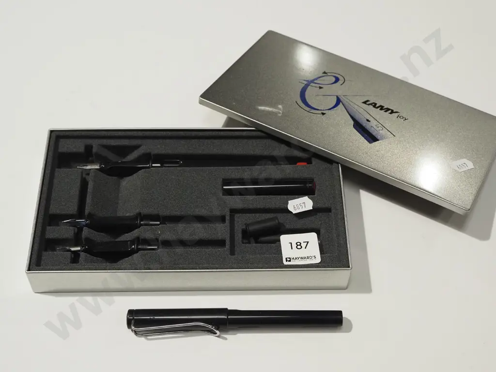 Lamy fountain pen set Image 1++