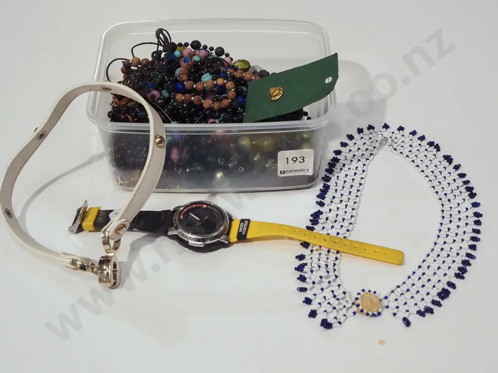 tub of costume jewellery and watches Image 1++