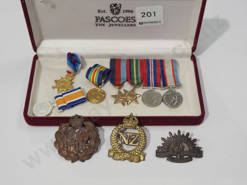 military badges, reproduction medals  Image 1++