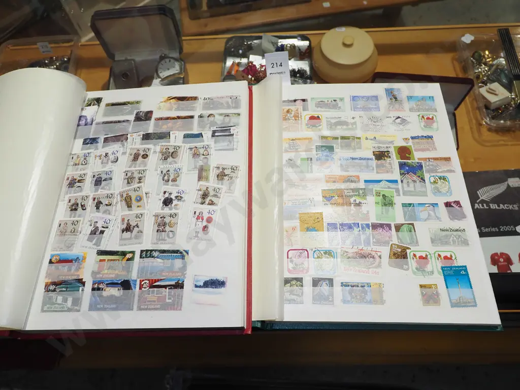 2x stamp albums Image 1++