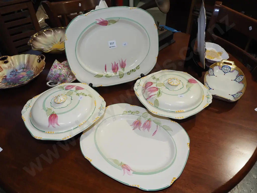 hand painted Woods Ivory ware ashets, 2x veges Image 1++