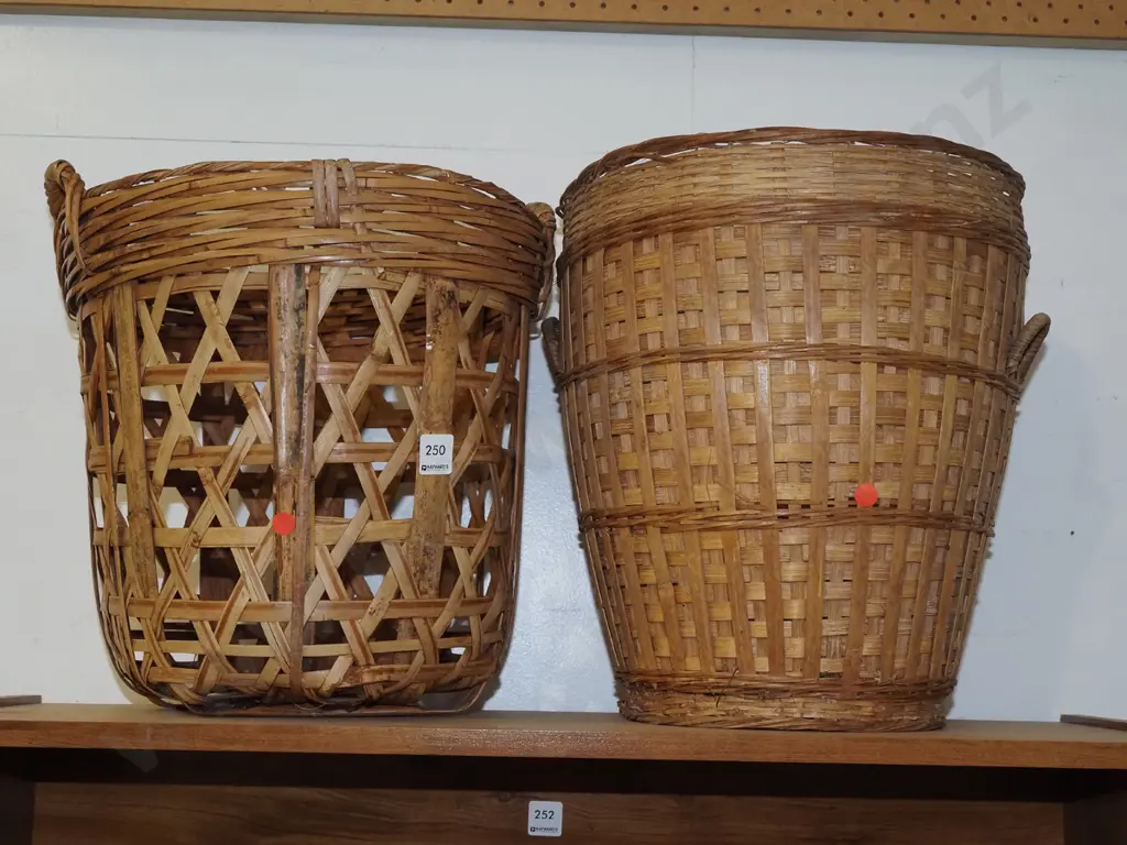 2x cane baskets - red dots H370 Image 1++