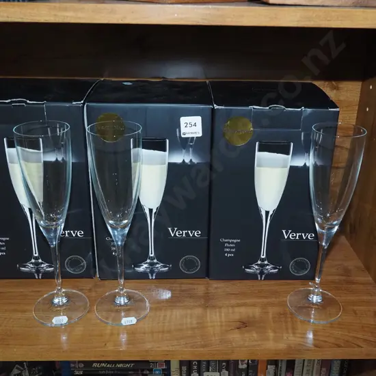 3x boxes of 4 champagne flutes