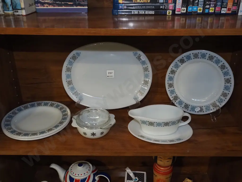 retro pyrex plates, gravy boat etc Image 1++