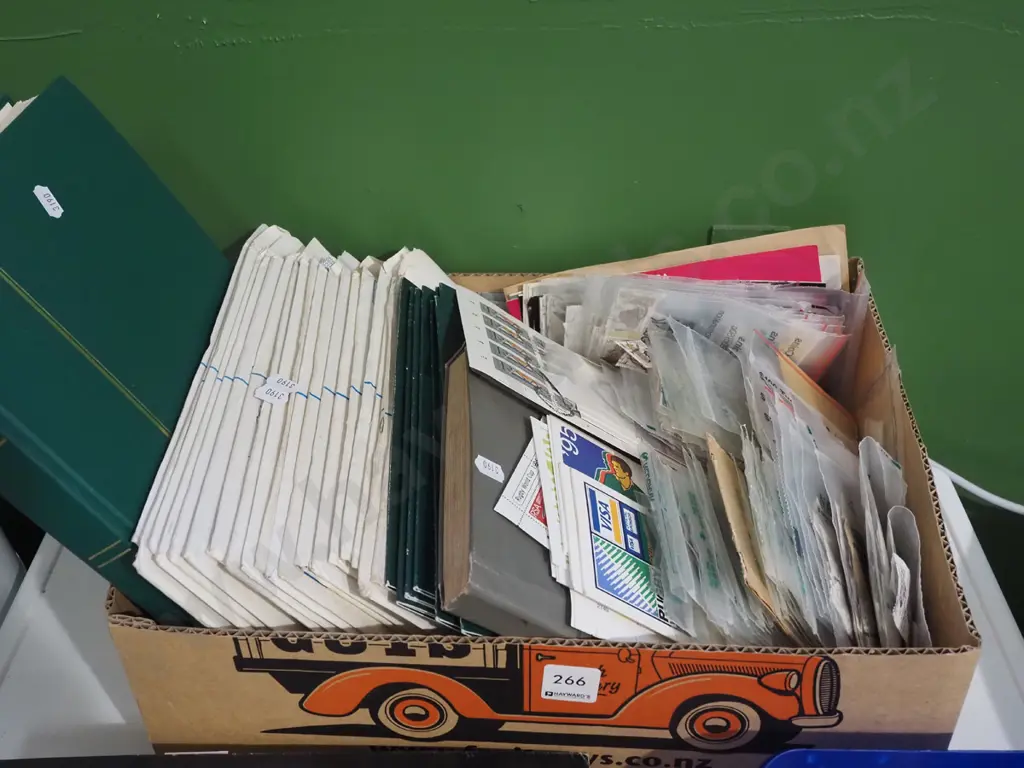 box; stamp albums, stamps etc Image 1++