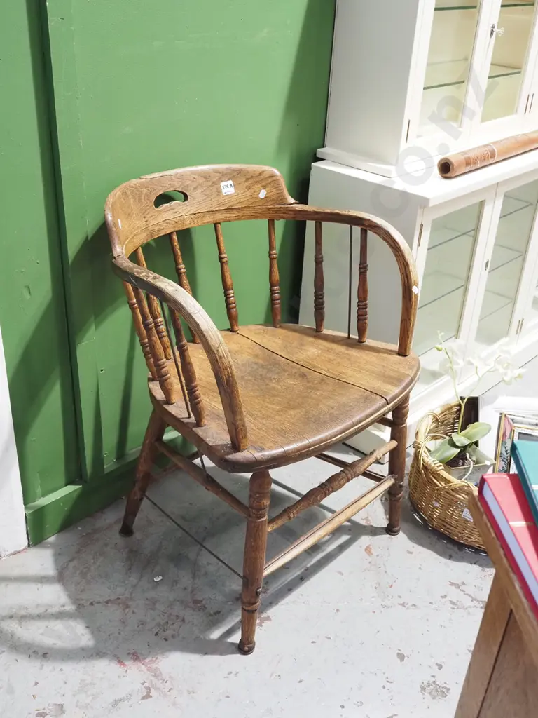 vintage captains chair in restorer's condition Image 1++