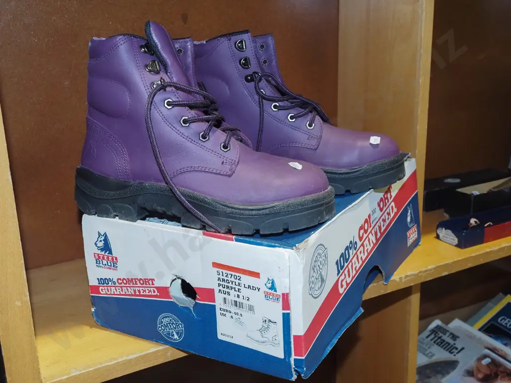 pair of as new Steel Blue brand purple size UK 6.5 steel cap boots Image 1++