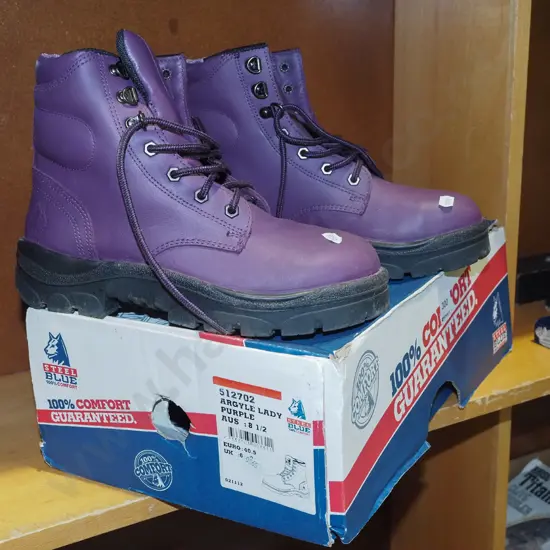 pair of as new Steel Blue brand purple size UK 6.5 steel cap boots