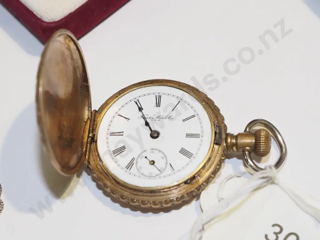 Trenton pocket watch - missing glass to face  Image 1++