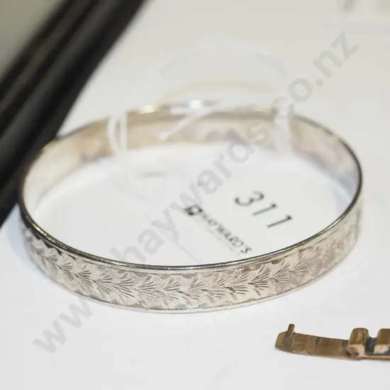 sterling silver bangle 24gms