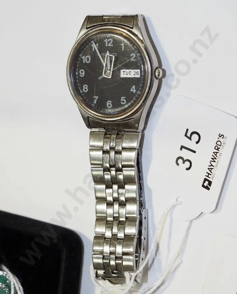 men Seiko wristwatch Image 1++