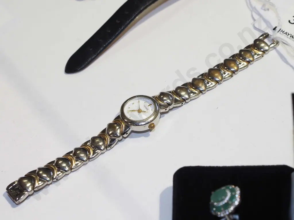 ladies Pulsar wristwatch Image 1++