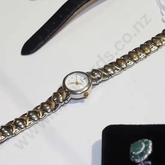 ladies Pulsar wristwatch