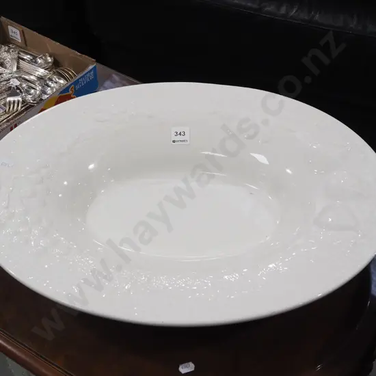 large white fruit embossed serving bowl W520