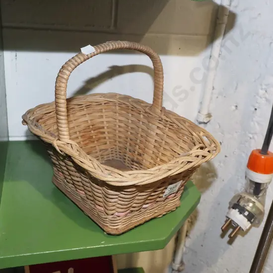 small cane basket W250