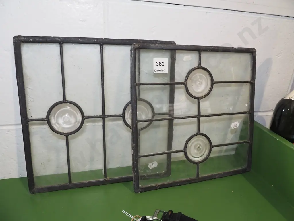 2x small leadlight glass panes - square H250 W250 -  1 pane has cracks Image 1++