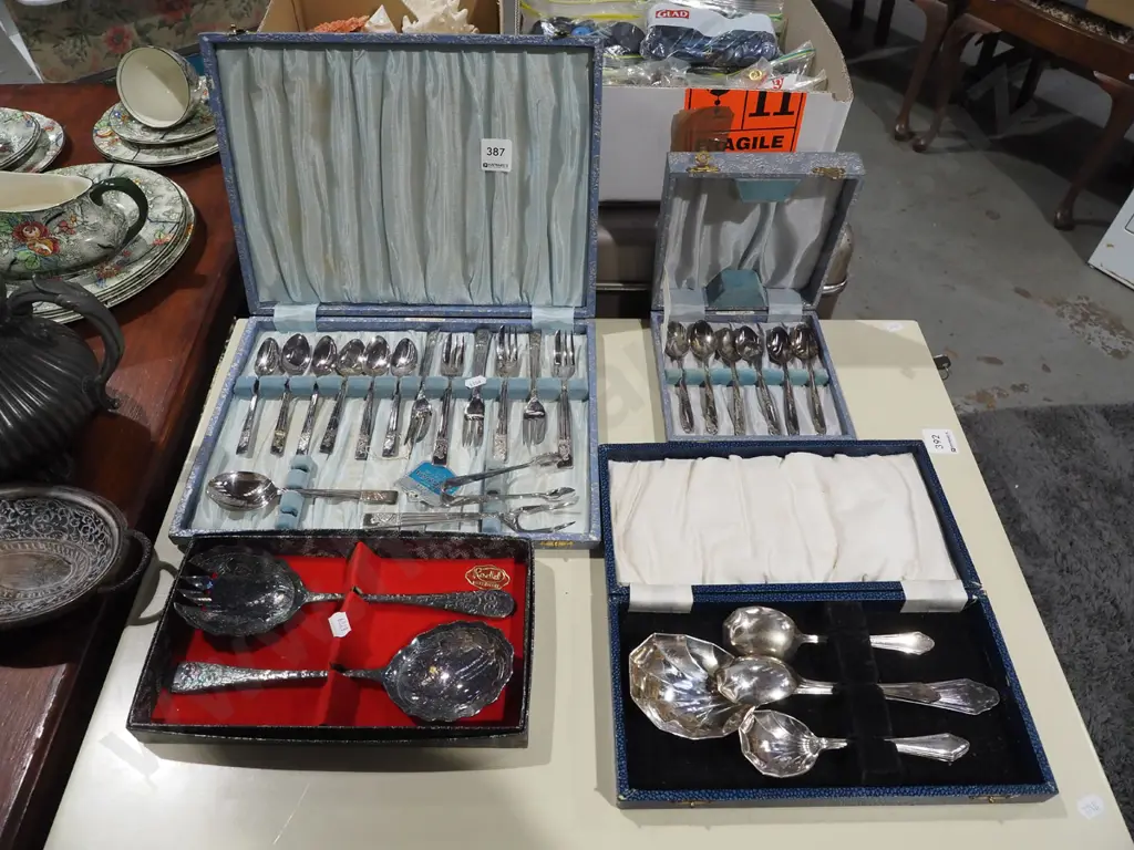 4x cased cutlery Image 1++