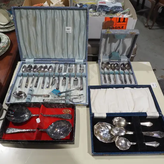 4x cased cutlery