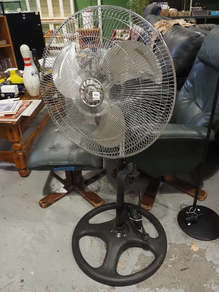 pedestal oscillating fan Image 1++