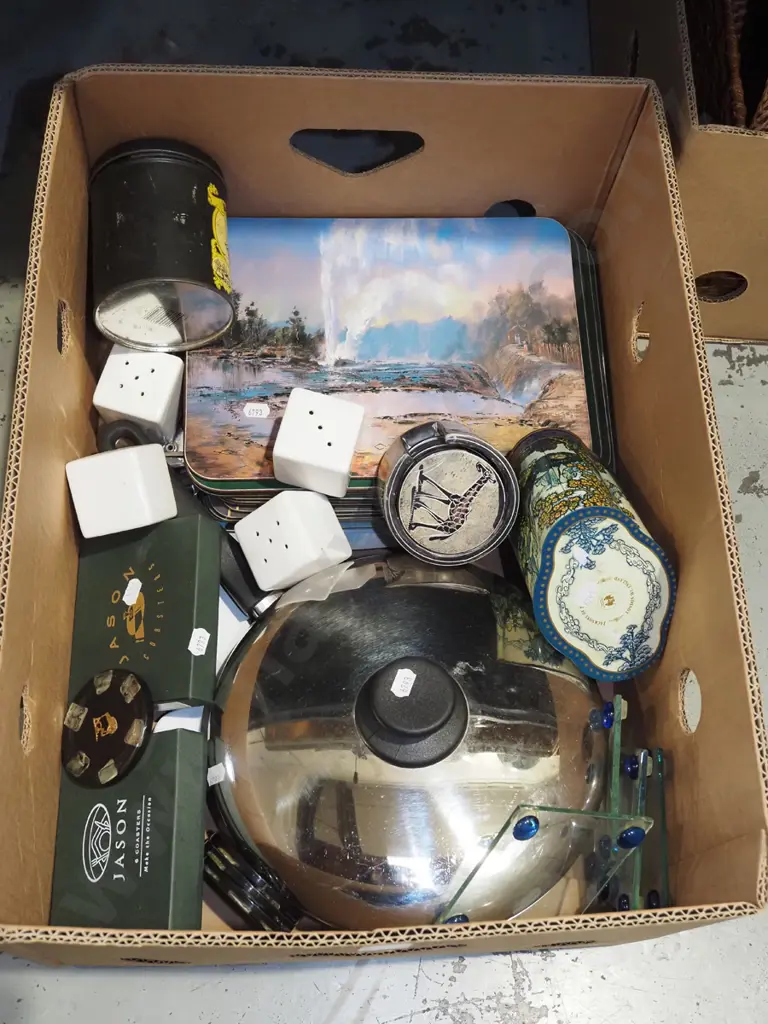 box; frying pan, placemats, salt and peppers etc Image 1++