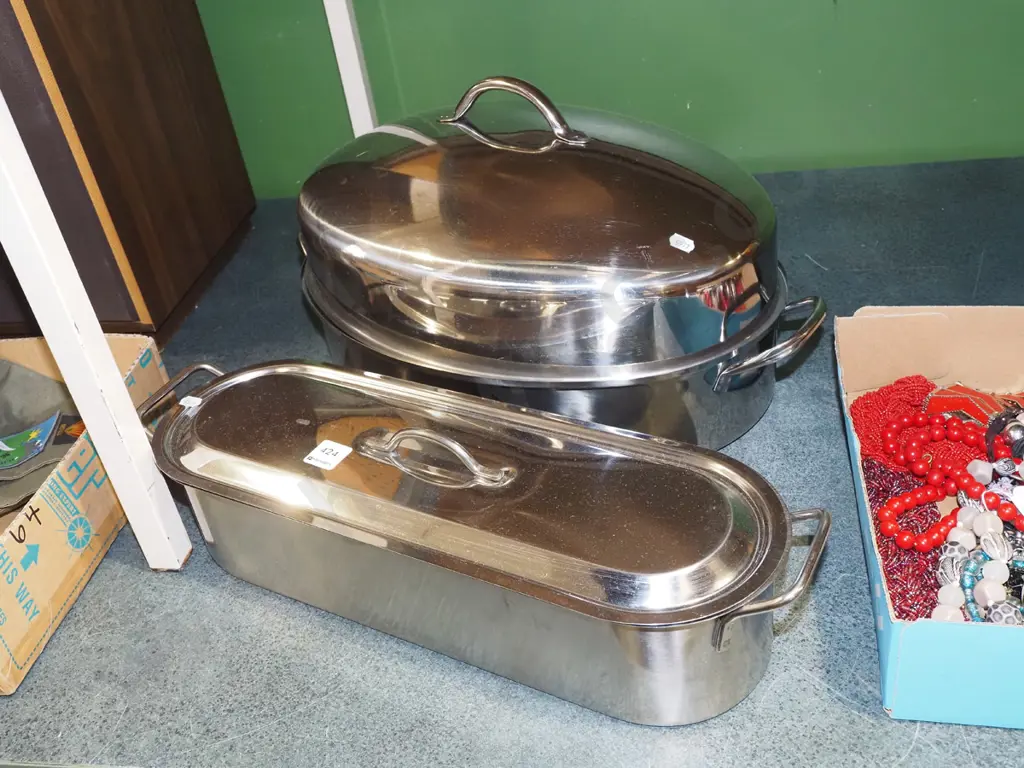 large stainless steel lidded roasting dish, fish poacher Diam450 Image 1++