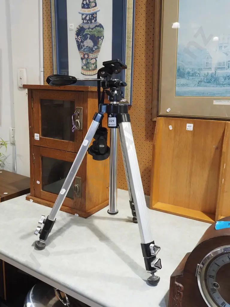 camera tripod Image 1++