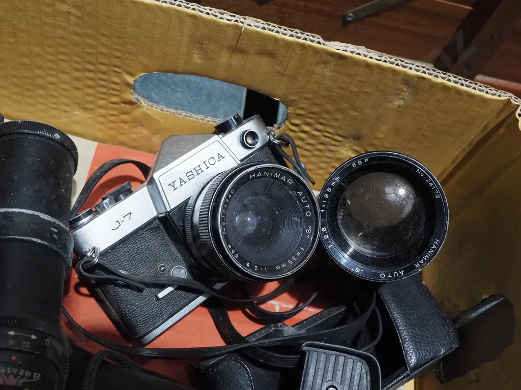 box; camera equipment; Yoshika camera, lenses, flashes - etc dusty and mould to lenses Image 1++