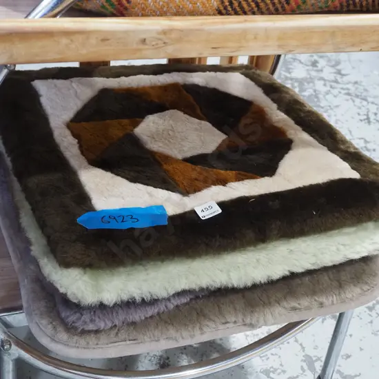 4x faux fur cushions