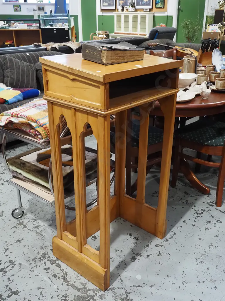 rimu lectern - top needs reattaching H1050 W535 D375 Image 1++