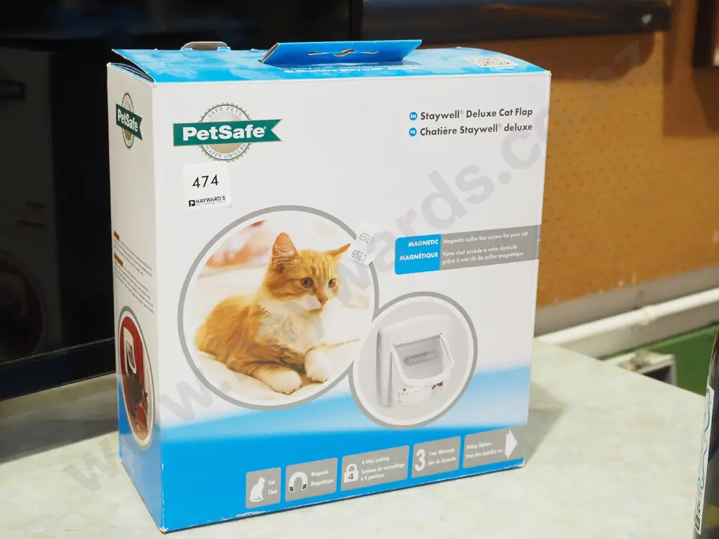 boxed keep safe magnetic cat flap Image 1++