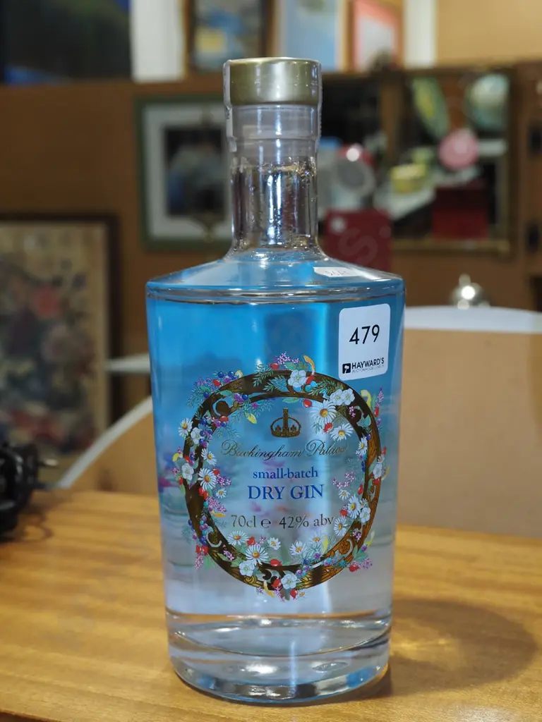 bottle of Buckingham Palace dry gin 700ml Image 1++