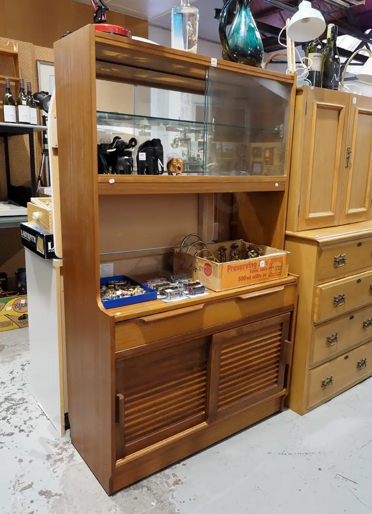 mid century veneer wall unit with 2 sliding louvre doors, 1 drawer, clear glass glass sliding doors Image 1++