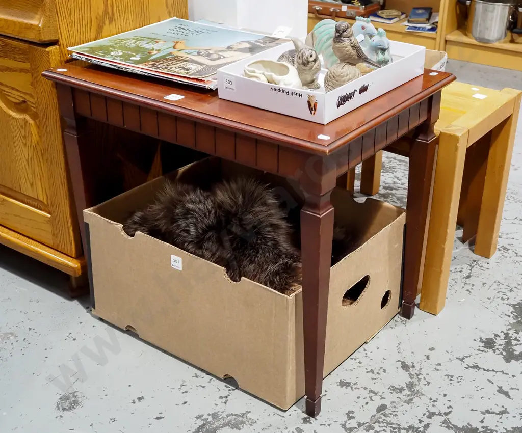 reproduction mahogany end table Image 1++