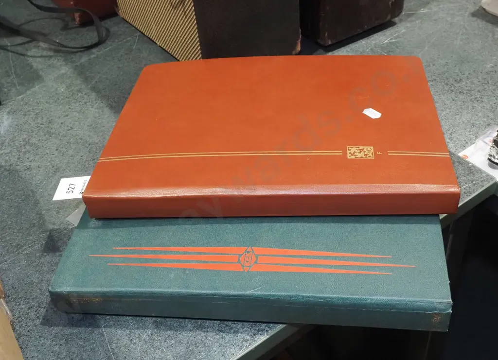 2x stamp albums  Image 1++