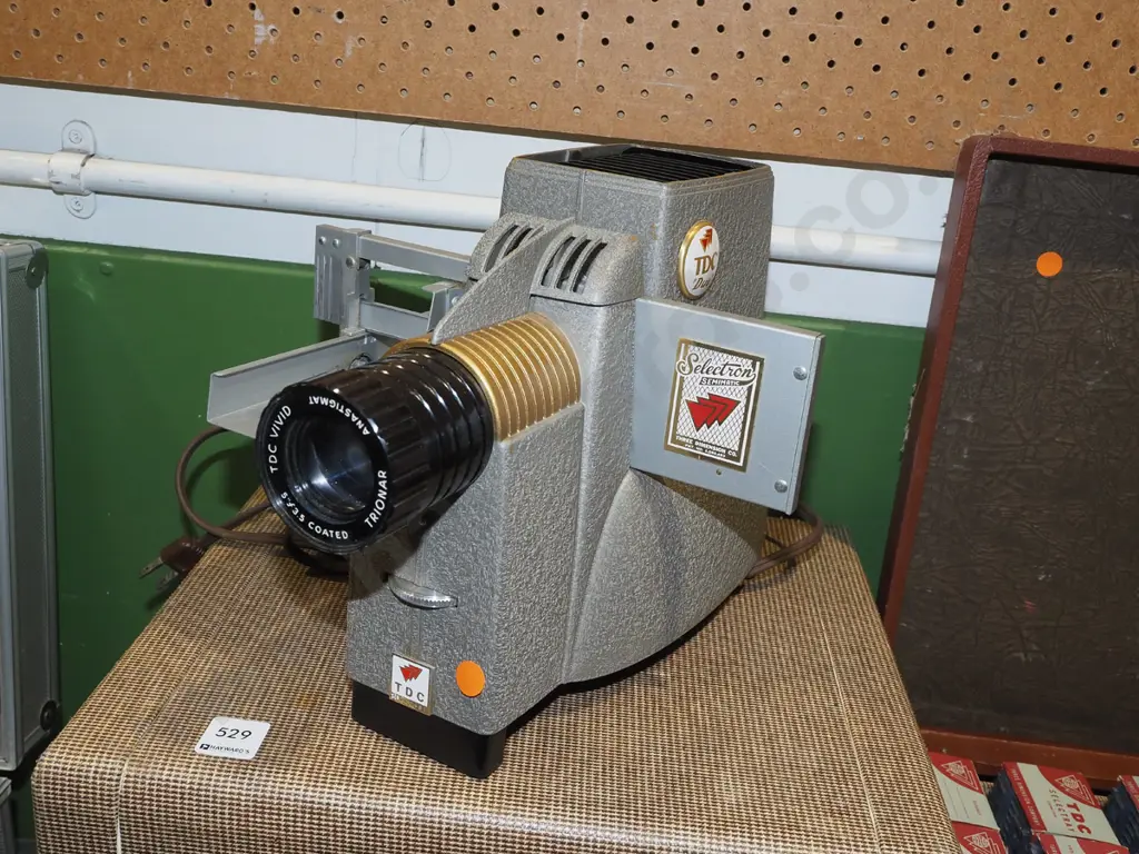 vintage TDC Duo slide projector with hard case, 2 slide storage cases and box of empty slide trays - orange dots Image 1++