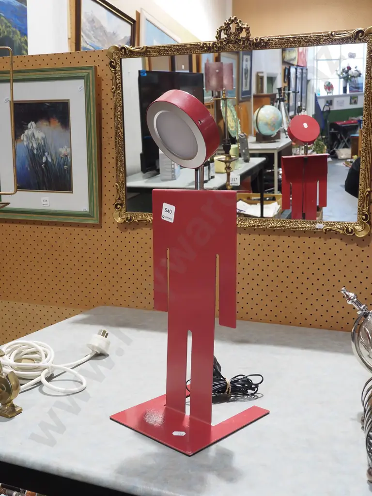 bent metal anthromorphic desk lamp H460 Image 1++
