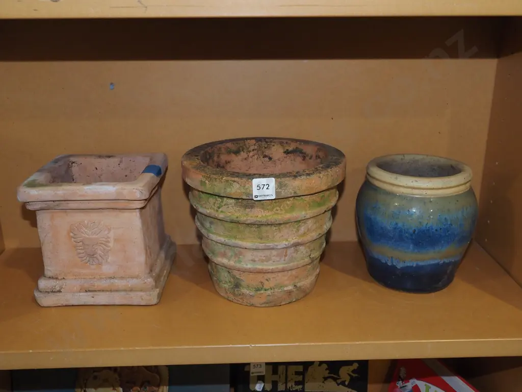 3x terracotta garden planters Tallest H185 Image 1++