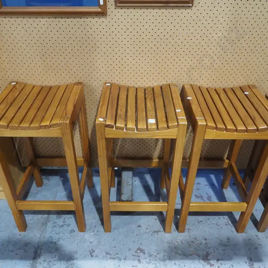 3x pine bar stools