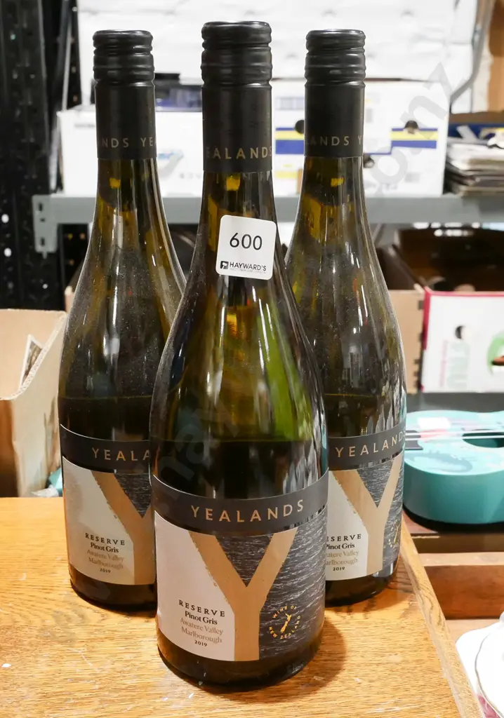 3x bottles of Yealands Reserve pinot gris 2019 Image 1++