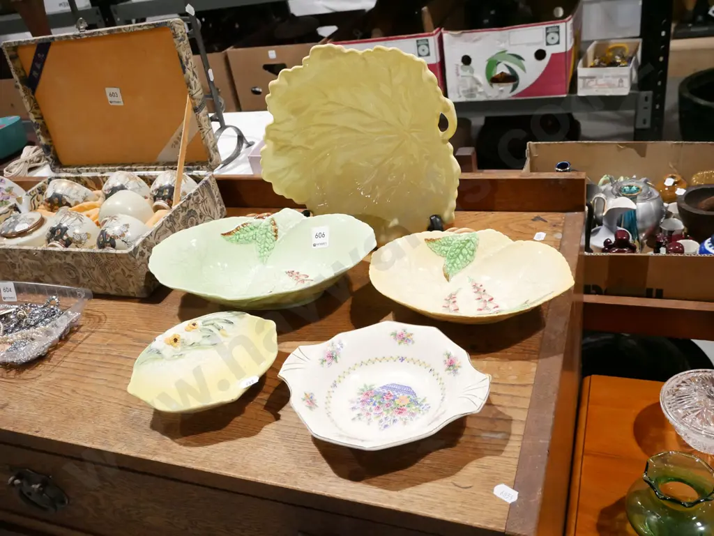 Carlton ware foxglove dishes, Beswick bowl, leaf dish etc Image 1++