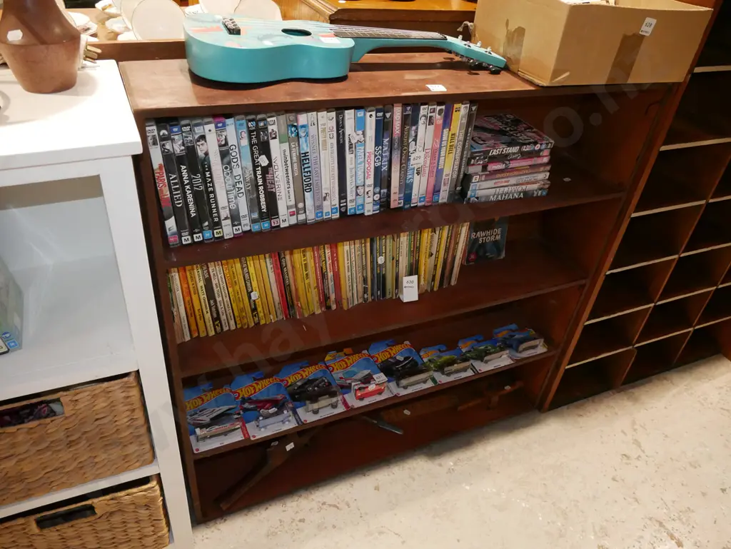 mdf dark stained bookcase H900 W905 D190 Image 1++