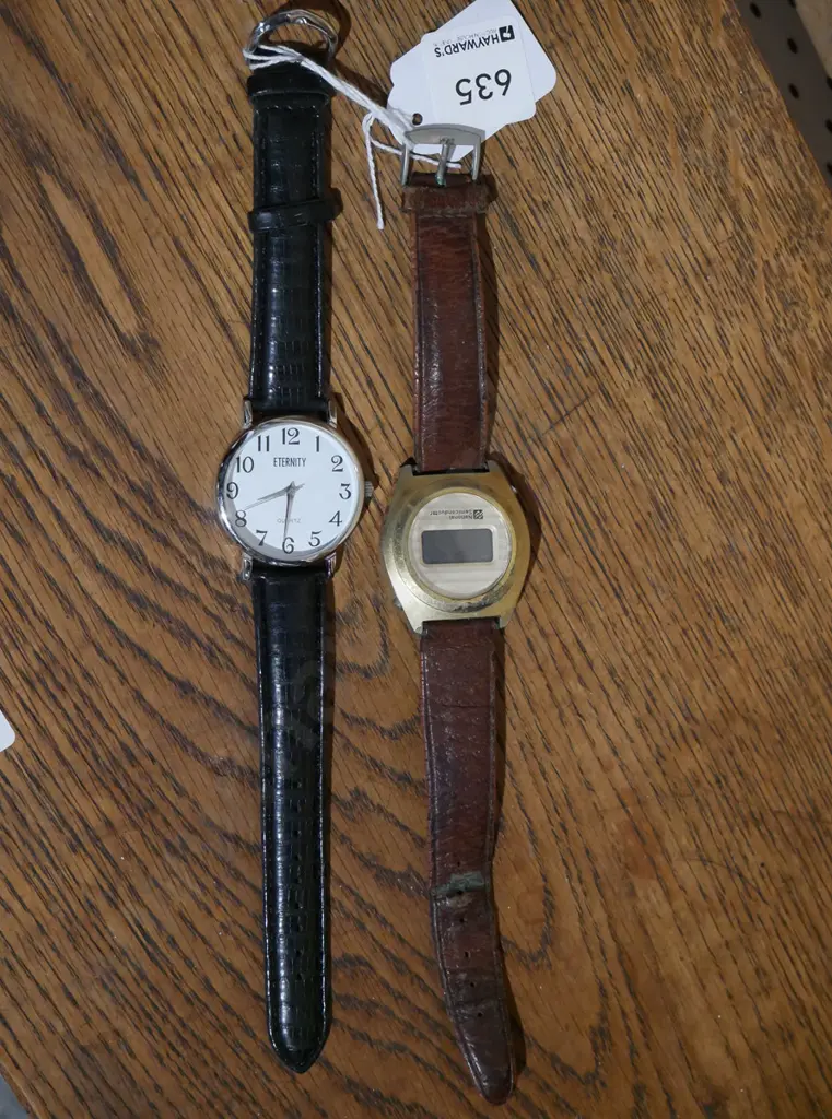 2x wristwatches   Image 1++