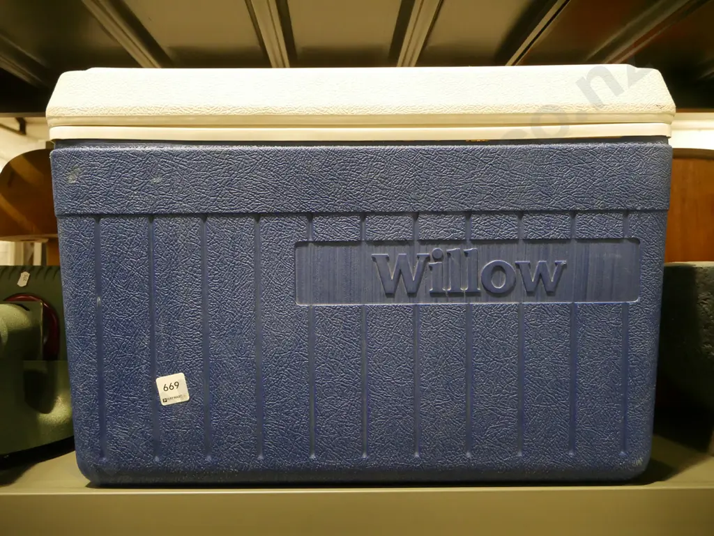 Willow chilly bin W570 Image 1++