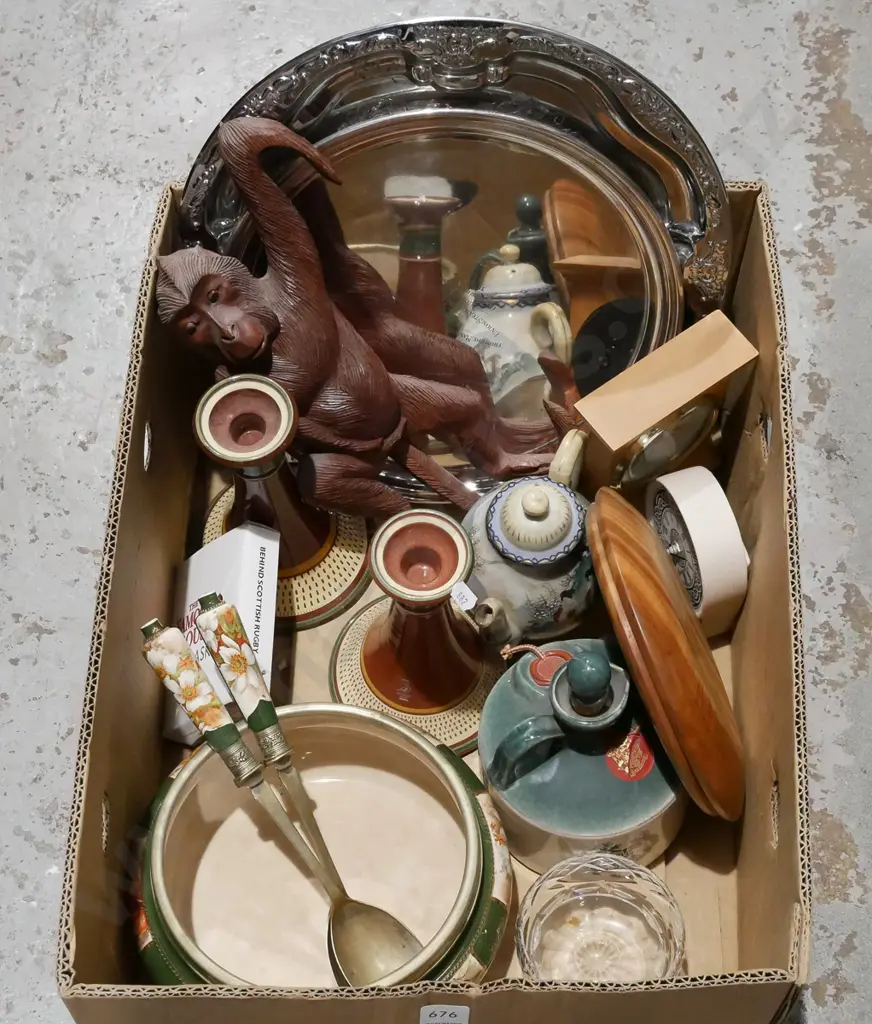 box; plated rim bowl, salad servers, candlesticks etc Image 1++