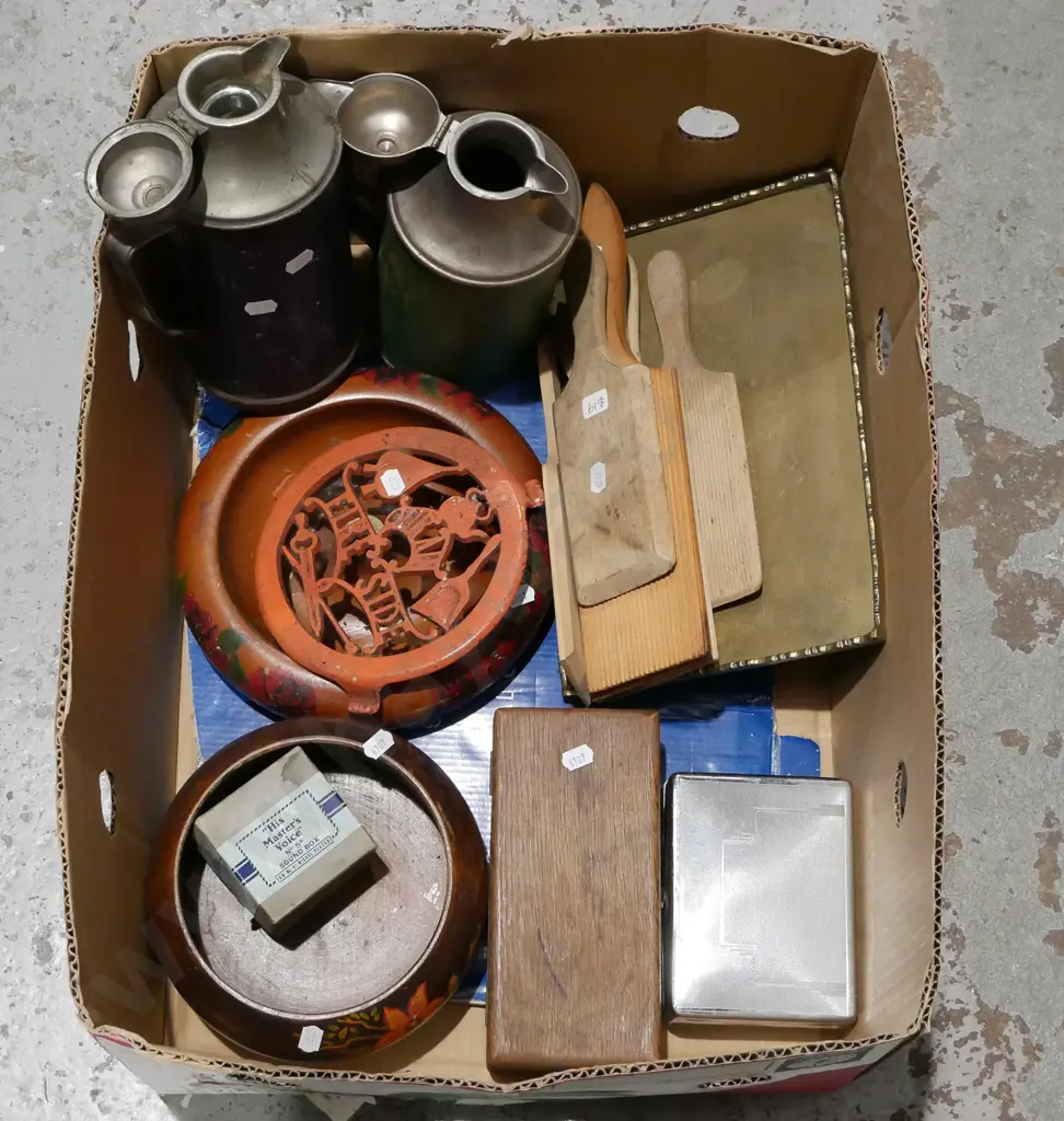 box; vintage thermoses, cast iron fireside trivet, bowls etc Image 1++