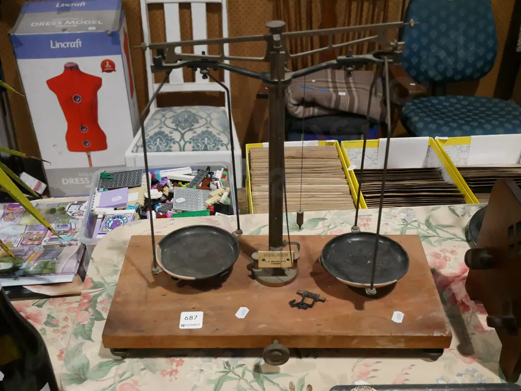 restorer's Precision balance scales Image 1++